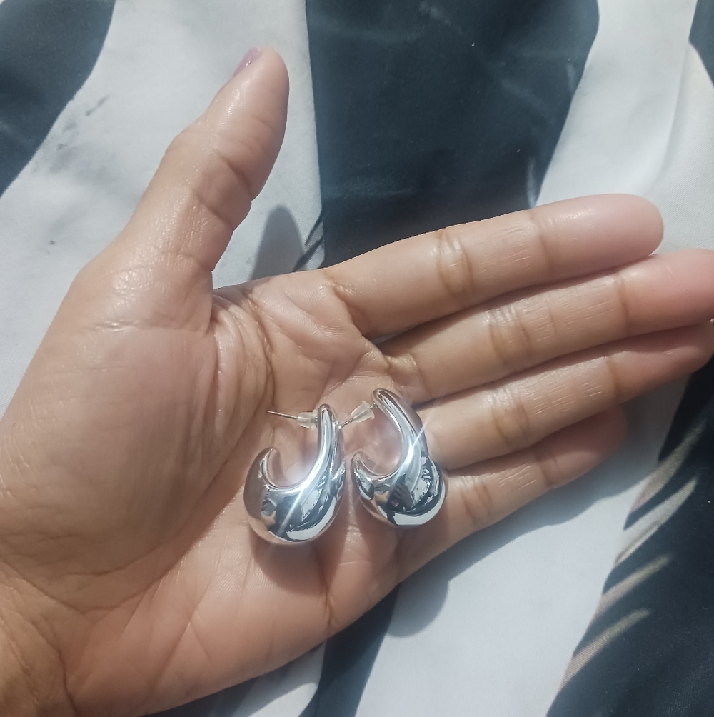 Women Fashion Silver Drop Stud Mid Earrings - Picture 4 of 8